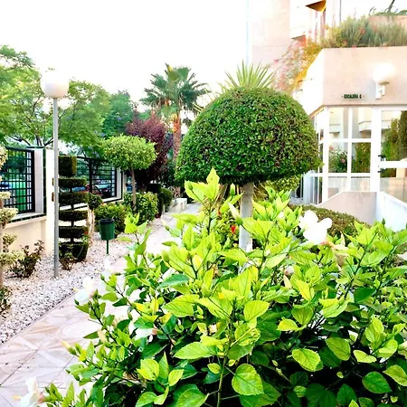 Large Relaxed Terrace, Golf Views *