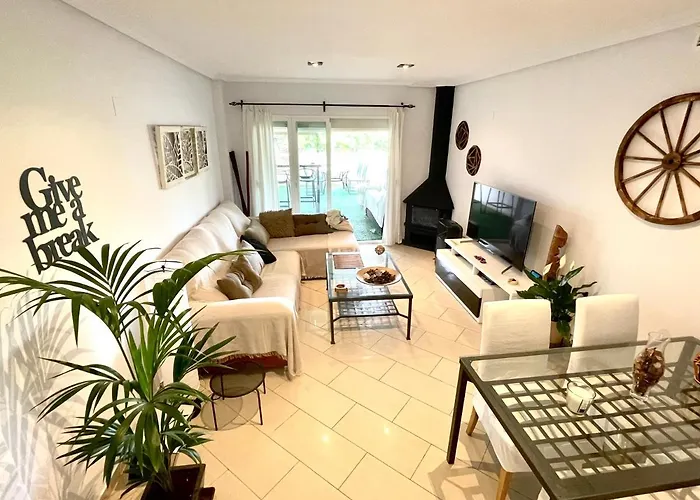 Large Relaxed Terrace, Golf Views