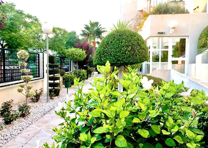 Large Relaxed Terrace, Golf Views *