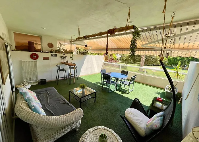 Large Relaxed Terrace, Golf Views Apartament *